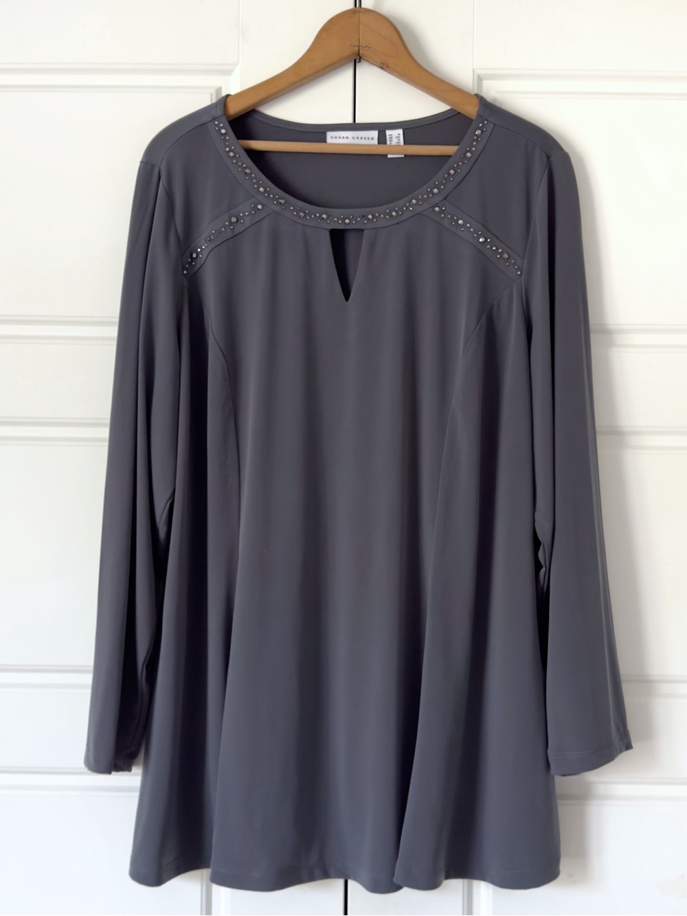 Susan Graver Rhinestone Liquid Knit Tunic Top 1X Gray Stretch Long Sleeve Office